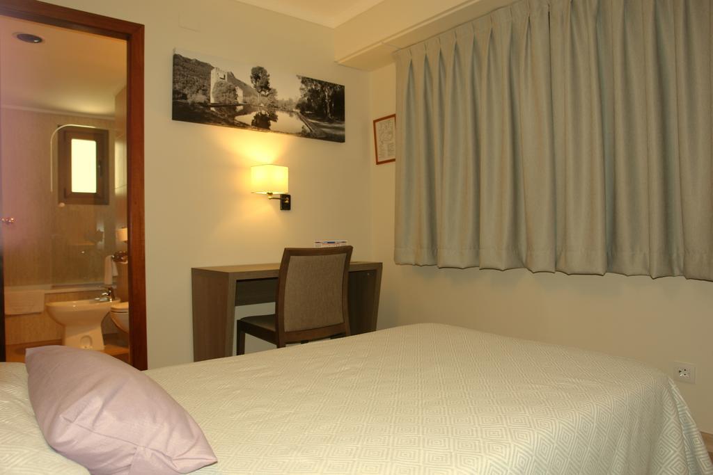 Hotel Avenida Plaza جزيرة شقر الغرفة الصورة