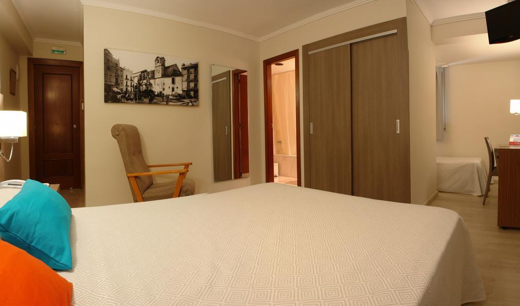 Hotel Avenida Plaza جزيرة شقر الغرفة الصورة